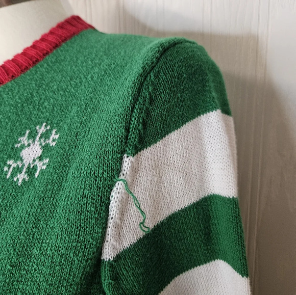 Well worn oh snap ugly christmas sweater - Picture 5 of 9